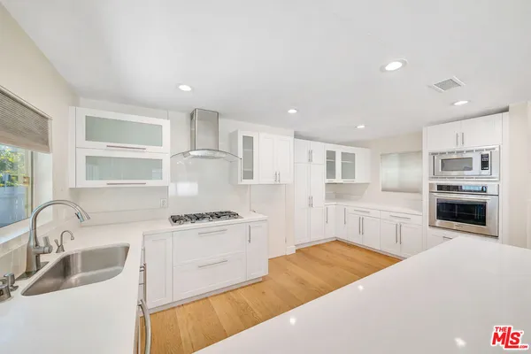 $6,000 | 21817 Providencia Street, Woodland Hills, CA 91364