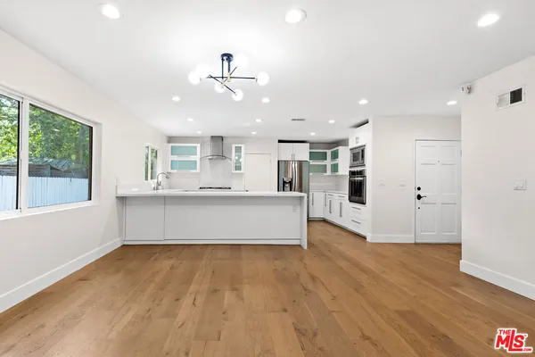 $5,500 | 21817 Providencia Street, Woodland Hills, CA 91364