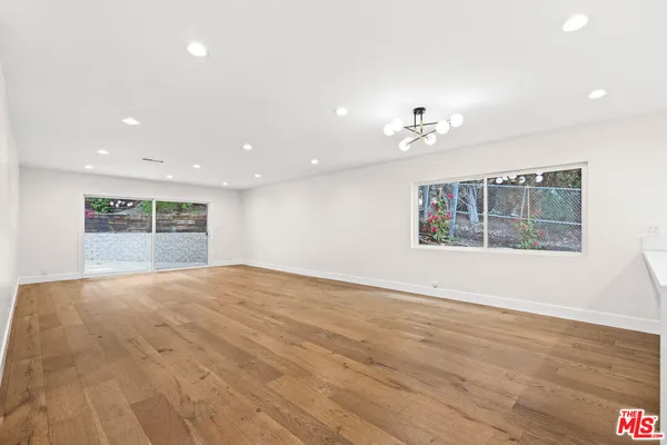 $5,500 | 21817 Providencia Street, Woodland Hills, CA 91364