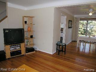 2518 Oliver Road Royal Oak, MI 48073 - Photo 6 of 15 5 living dining