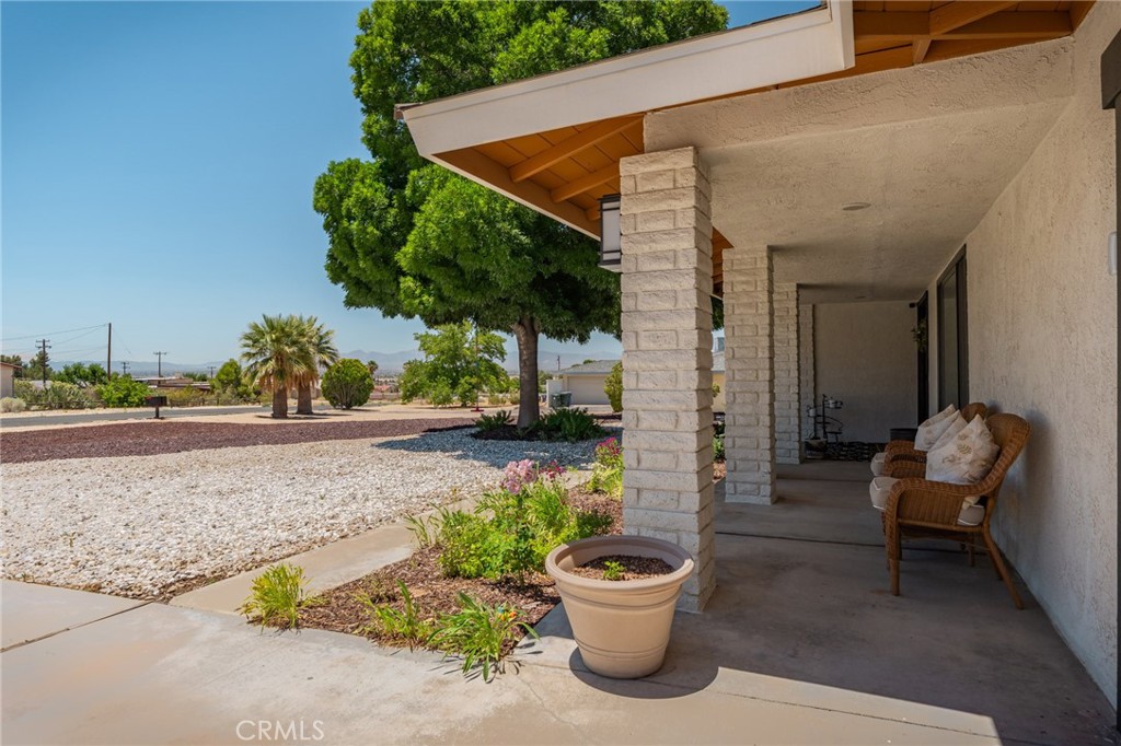16230 St Timothy Road Apple Valley, CA 92307 - Photo 7 of 51 Covered patio in front