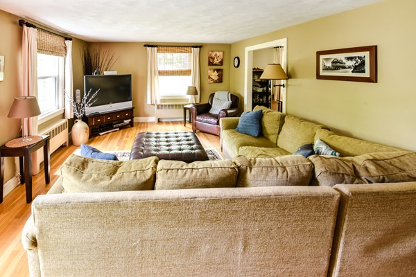 22 Hawthorne Road Wayland, MA 01778 - Photo 4 of 21