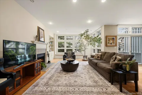 $1,150,000 | 10 Old Jackson Avenue, Unit 48, Hastings-on-Hudson, NY 10706