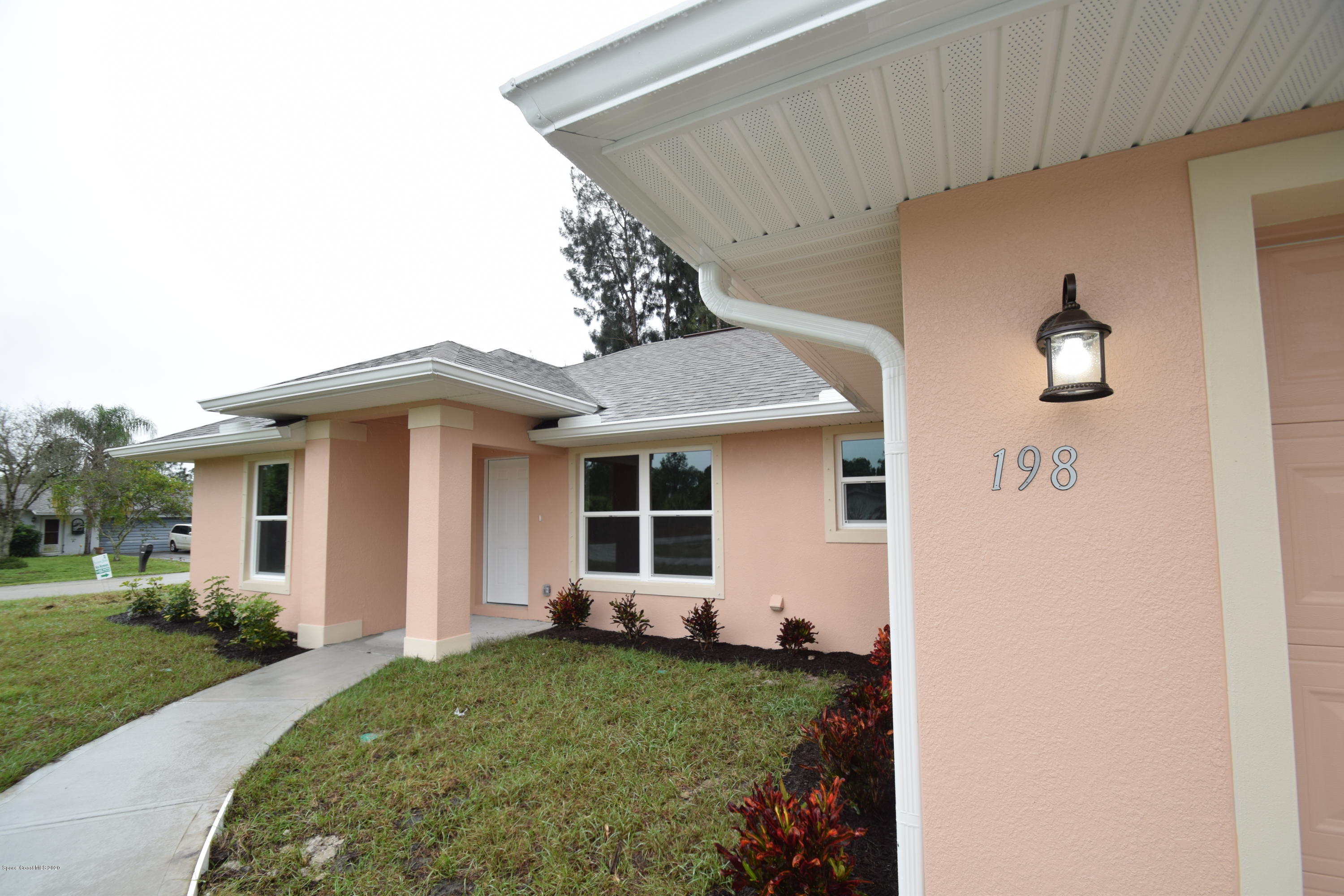 198 Uleta Road Southeast Palm Bay, FL 32909 - Photo 2 of 42 198 Uleta (2)