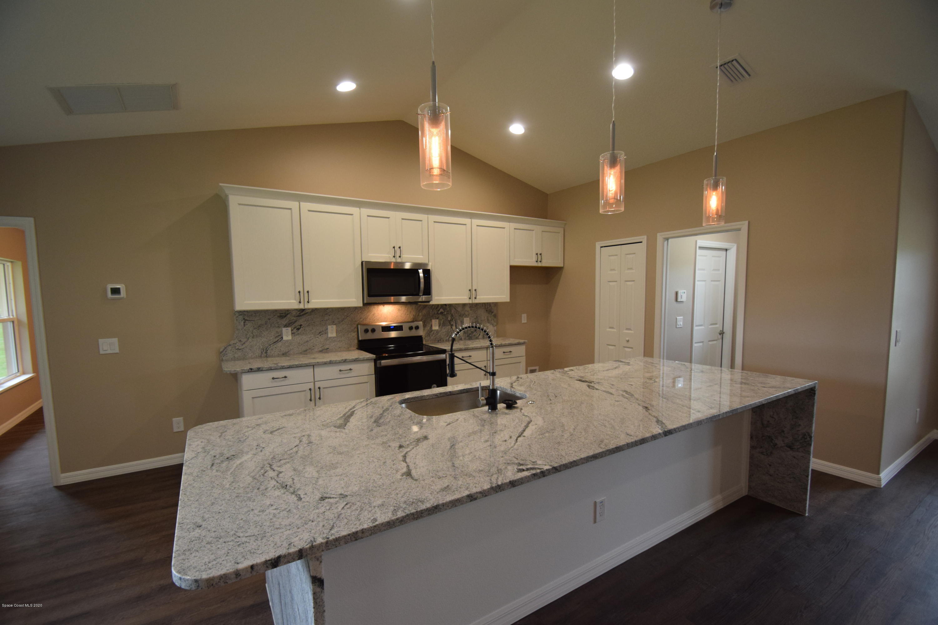 198 Uleta Road Southeast Palm Bay, FL 32909 - Photo 14 of 42 198 Uleta (13)