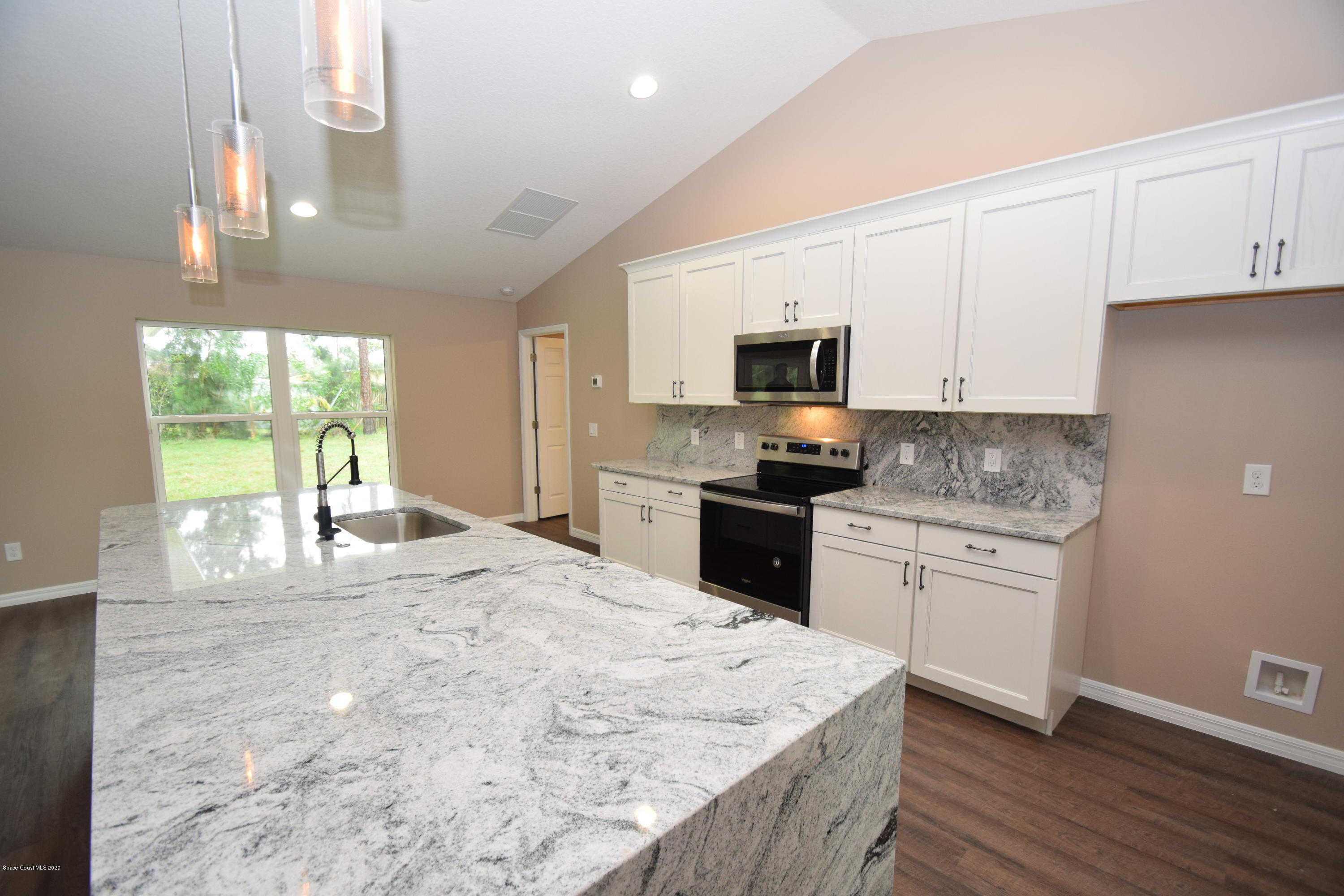 198 Uleta Road Southeast Palm Bay, FL 32909 - Photo 17 of 42 198 Uleta (16)