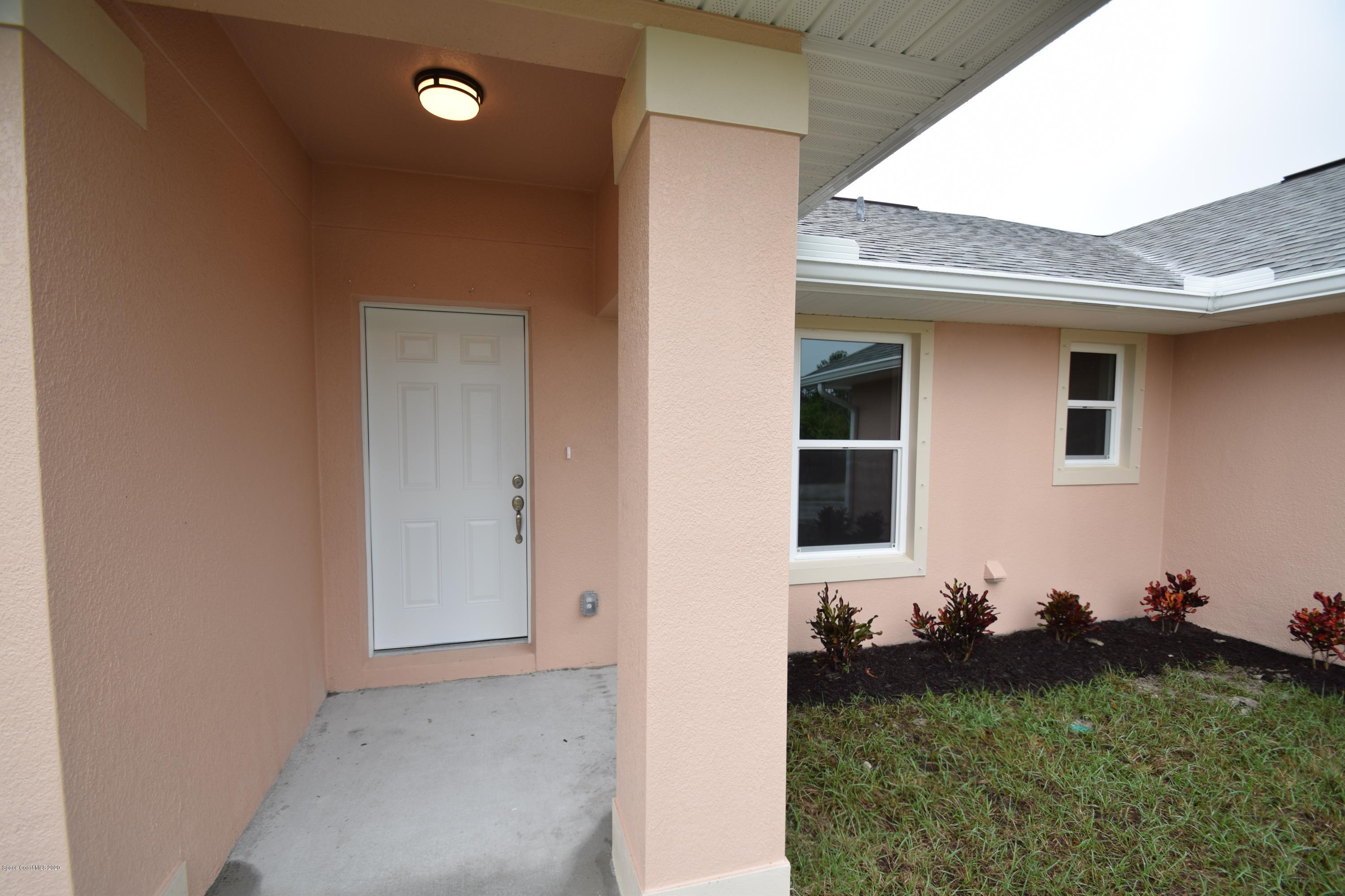 198 Uleta Road Southeast Palm Bay, FL 32909 - Photo 3 of 42 198 Uleta (3)