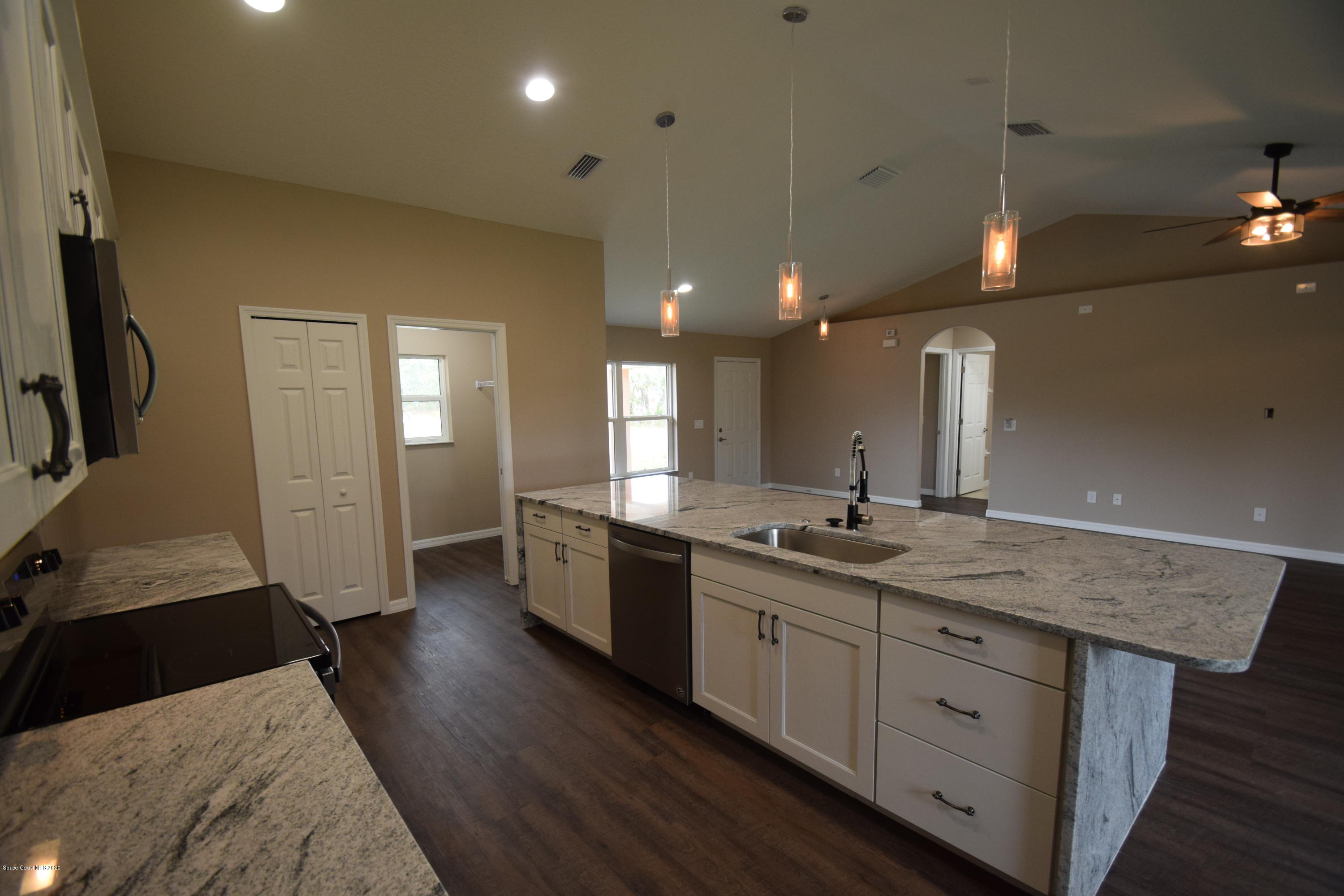 198 Uleta Road Southeast Palm Bay, FL 32909 - Photo 22 of 42 198 Uleta (21)