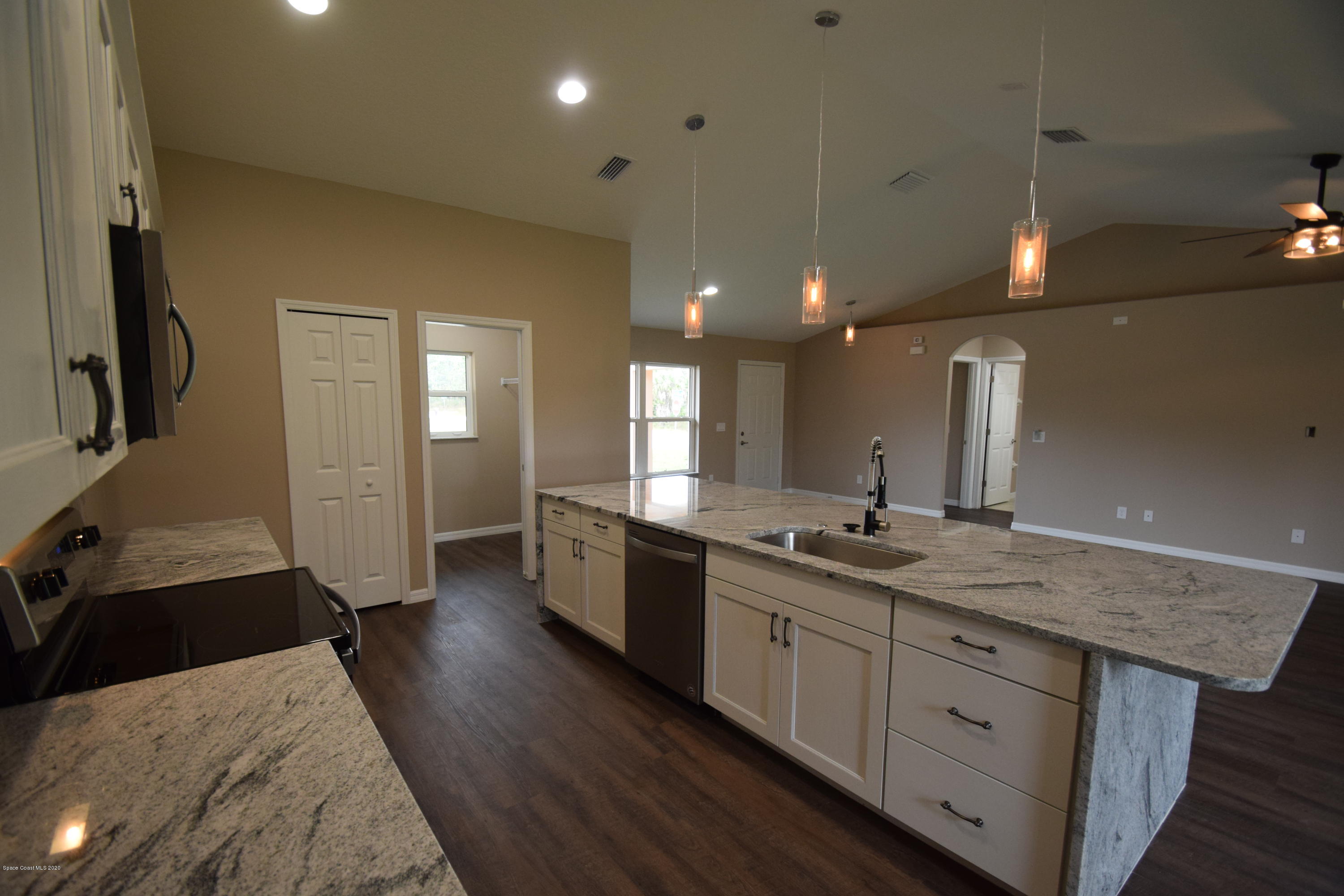 198 Uleta Road Southeast Palm Bay, FL 32909 - Photo 23 of 42 198 Uleta (22)
