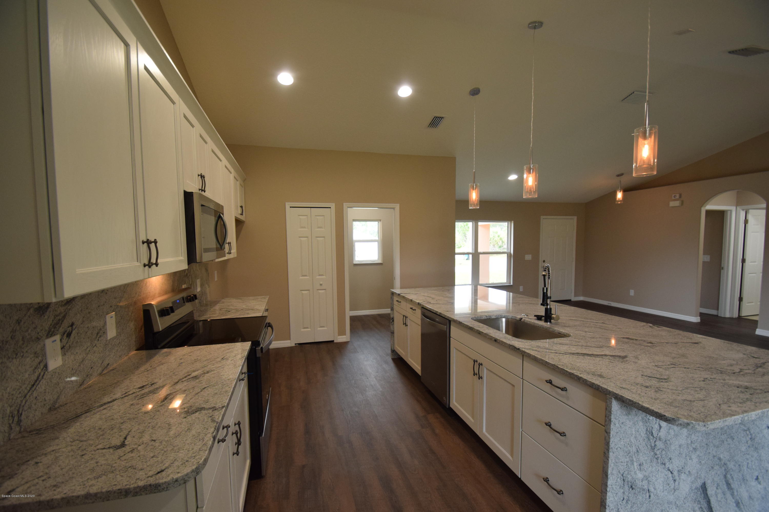 198 Uleta Road Southeast Palm Bay, FL 32909 - Photo 24 of 42 198 Uleta (23)