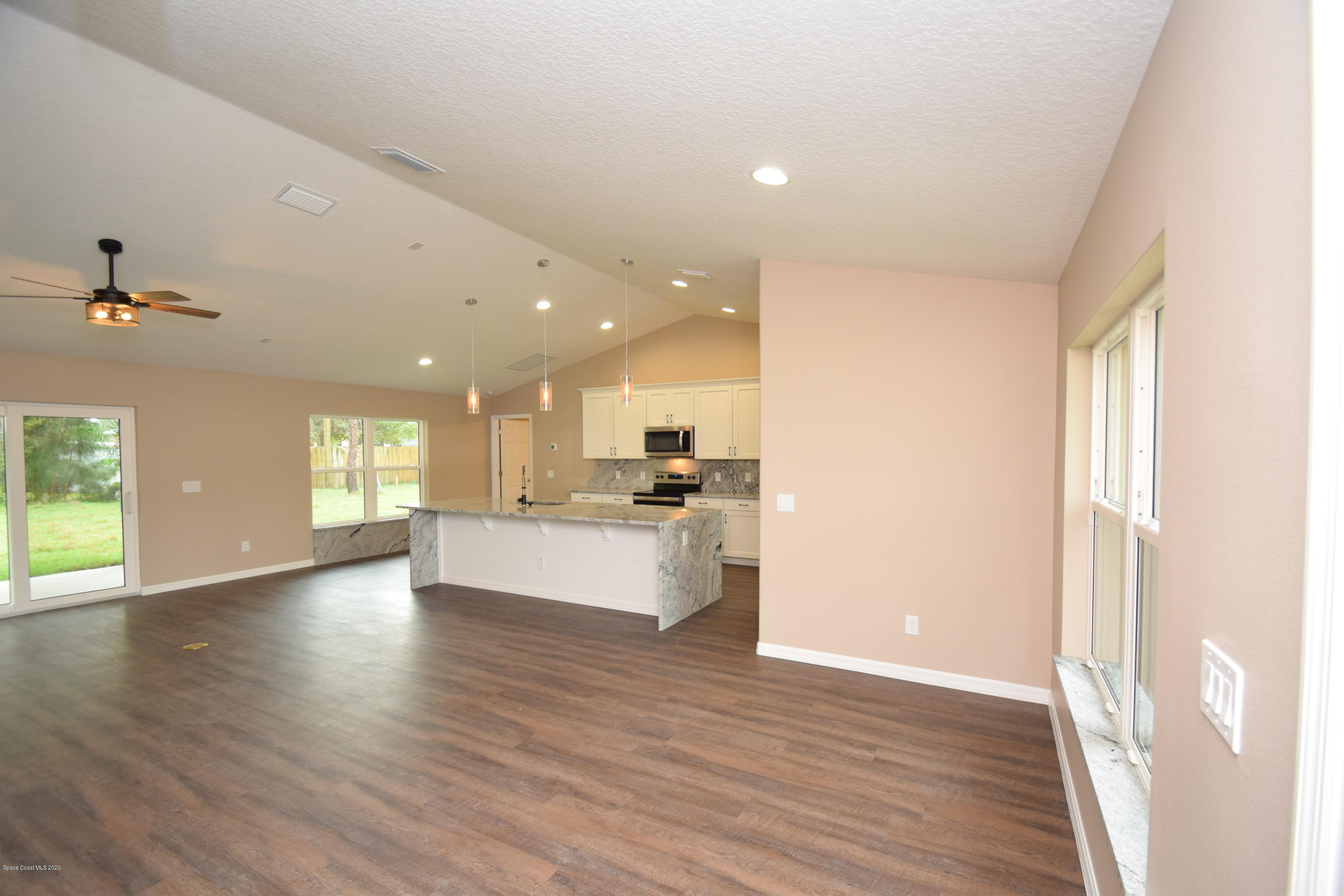 198 Uleta Road Southeast Palm Bay, FL 32909 - Photo 7 of 42 198 Uleta (6)