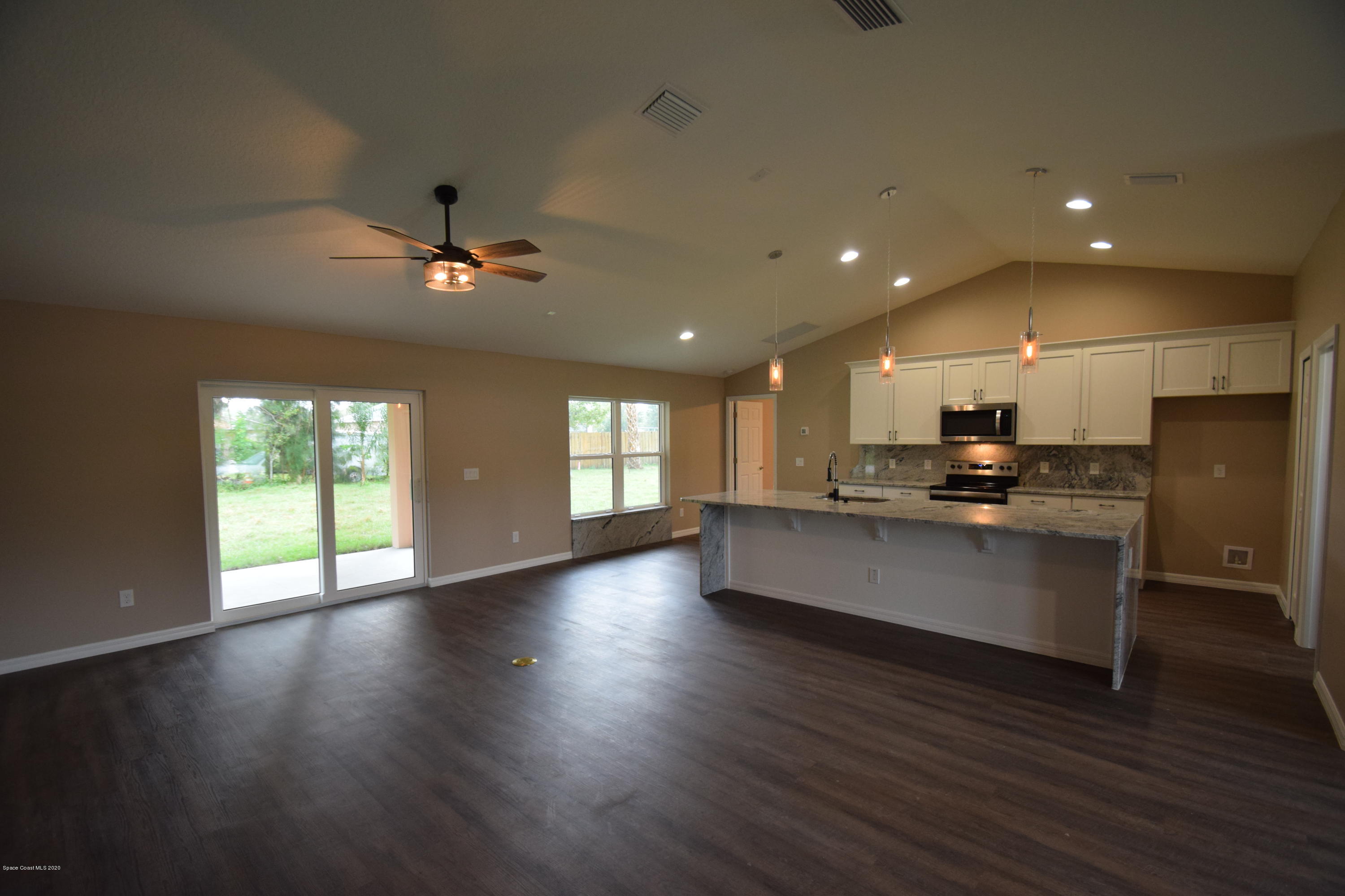 198 Uleta Road Southeast Palm Bay, FL 32909 - Photo 9 of 42 198 Uleta (8)