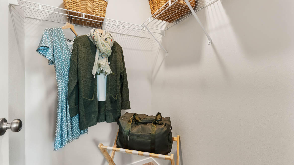 62747 Eagle Road Bend, OR 97701 - Photo 25 of 26 025 closet
