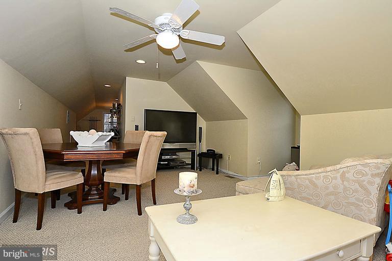 3570 Edgemont Street Edgewater, MD 21037 - Photo 6 of 24 Family Room