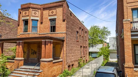 $675,000 | 128 Wegman Parkway, Jersey City, NJ 07305