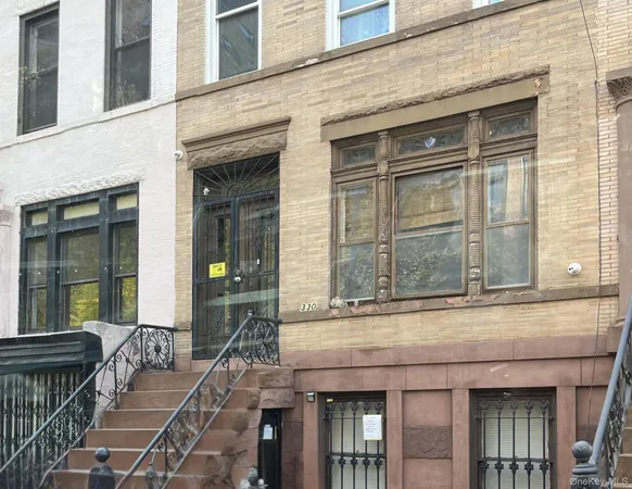 $3,200 | 330 Lafayette Avenue, Unit 3 | Clinton Hill