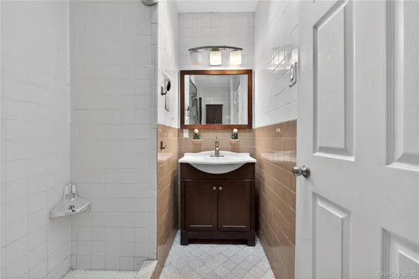$3,200 | 330 Lafayette Avenue, Unit 3 | Clinton Hill