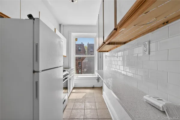 $3,200 | 330 Lafayette Avenue, Unit 3 | Clinton Hill