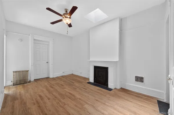 $3,200 | 330 Lafayette Avenue, Unit 3 | Clinton Hill