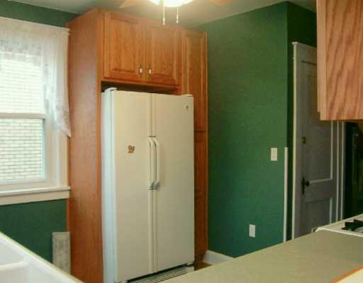 1234 Ingham Street Pittsburgh, PA 15212 - Photo 5 of 8 Kitchen.
