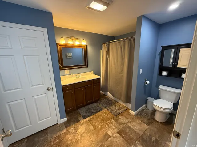 $229,000 | 300 North Barclay Drive, Vincennes, IN 47591