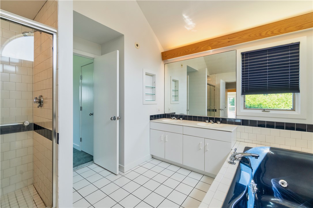 67 Riverscape Lane Tiverton, RI 02878 - Photo 16 of 23 Gallery Image 16