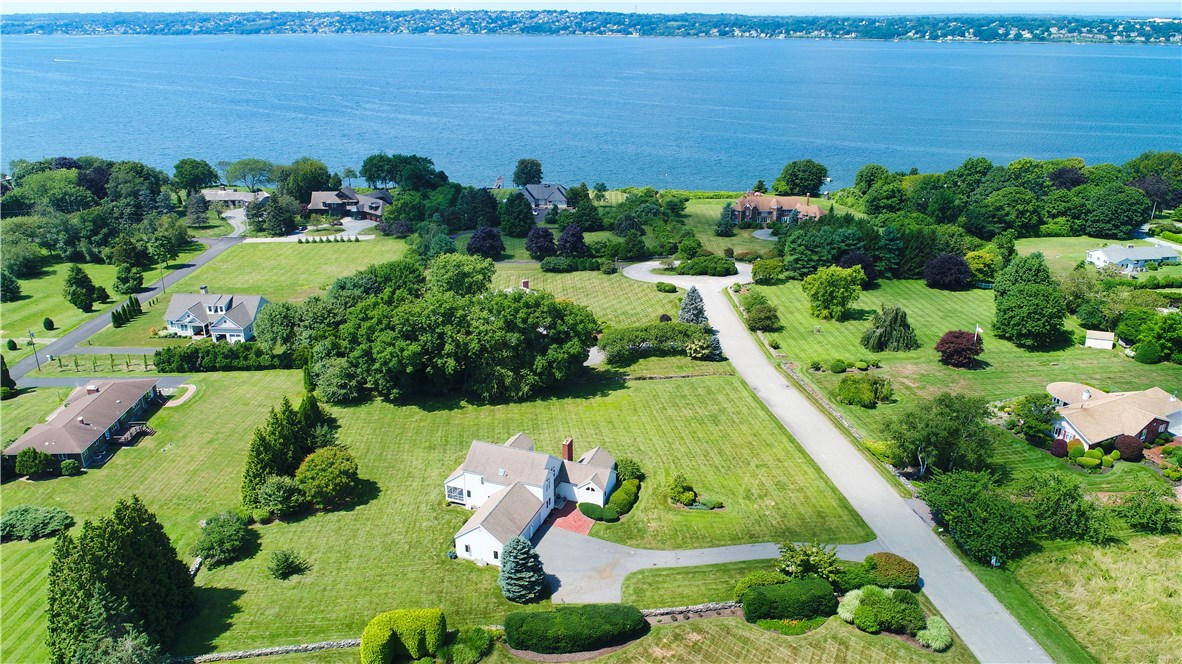 67 Riverscape Lane Tiverton, RI 02878 - Photo 4 of 23 Gallery Image 4