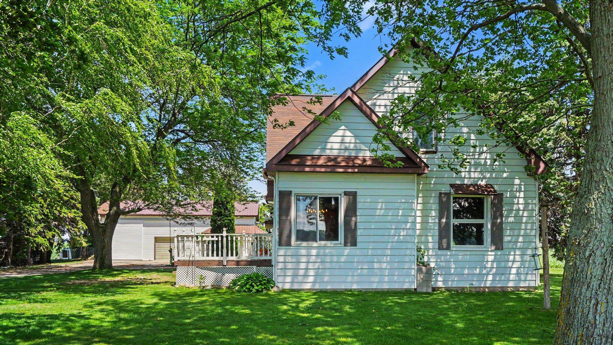 4250 Dickerson Road Akron, MI 48701 - Photo 4 of 32
