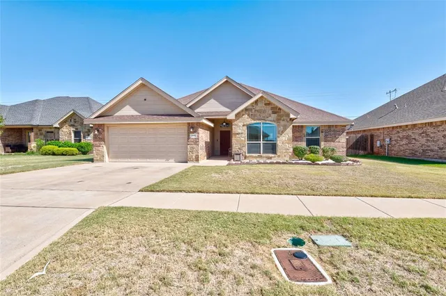 $339,900 | 7149 McLeod Drive, Abilene, TX 79602