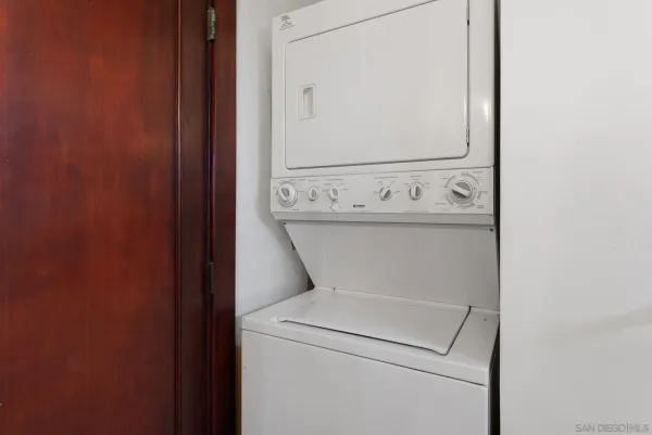 a close up view of a washer and dryer