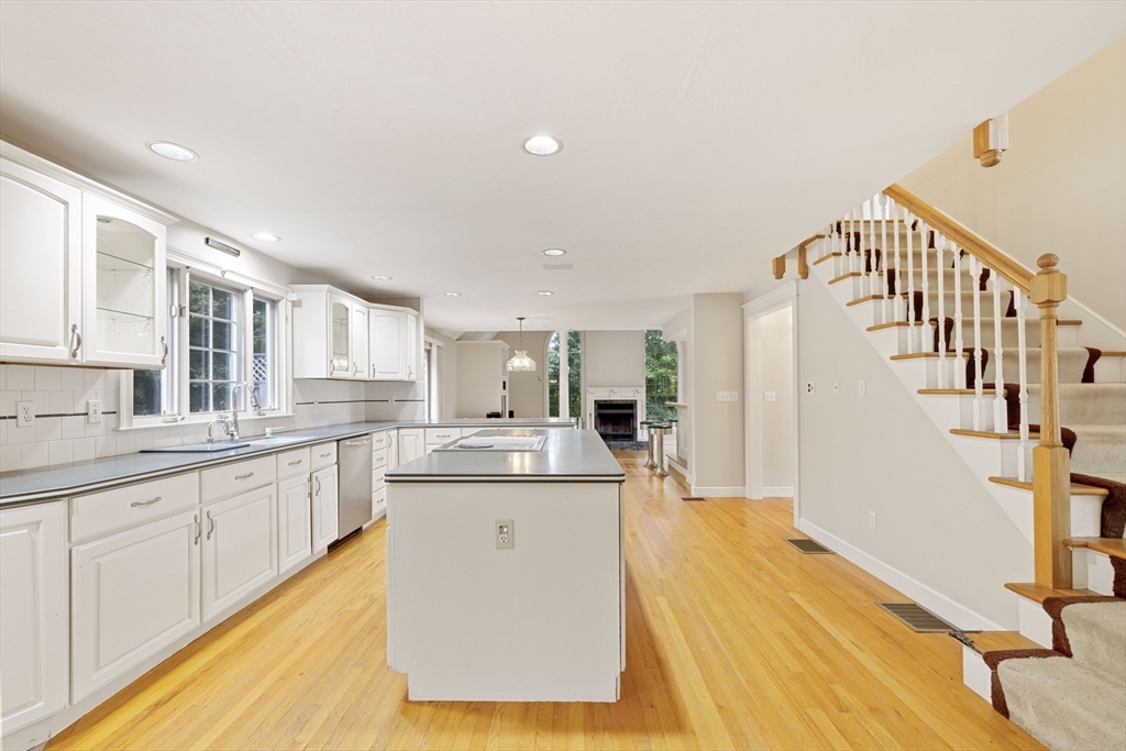 21 Prouty Lane Rutland, MA 01543 - Photo 8 of 32