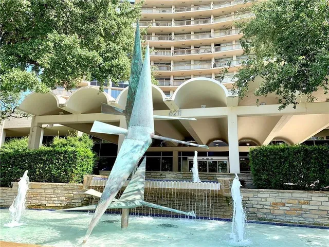 $2,950 | 6211 West Northwest Highway, Unit 400, Dallas, TX 75225