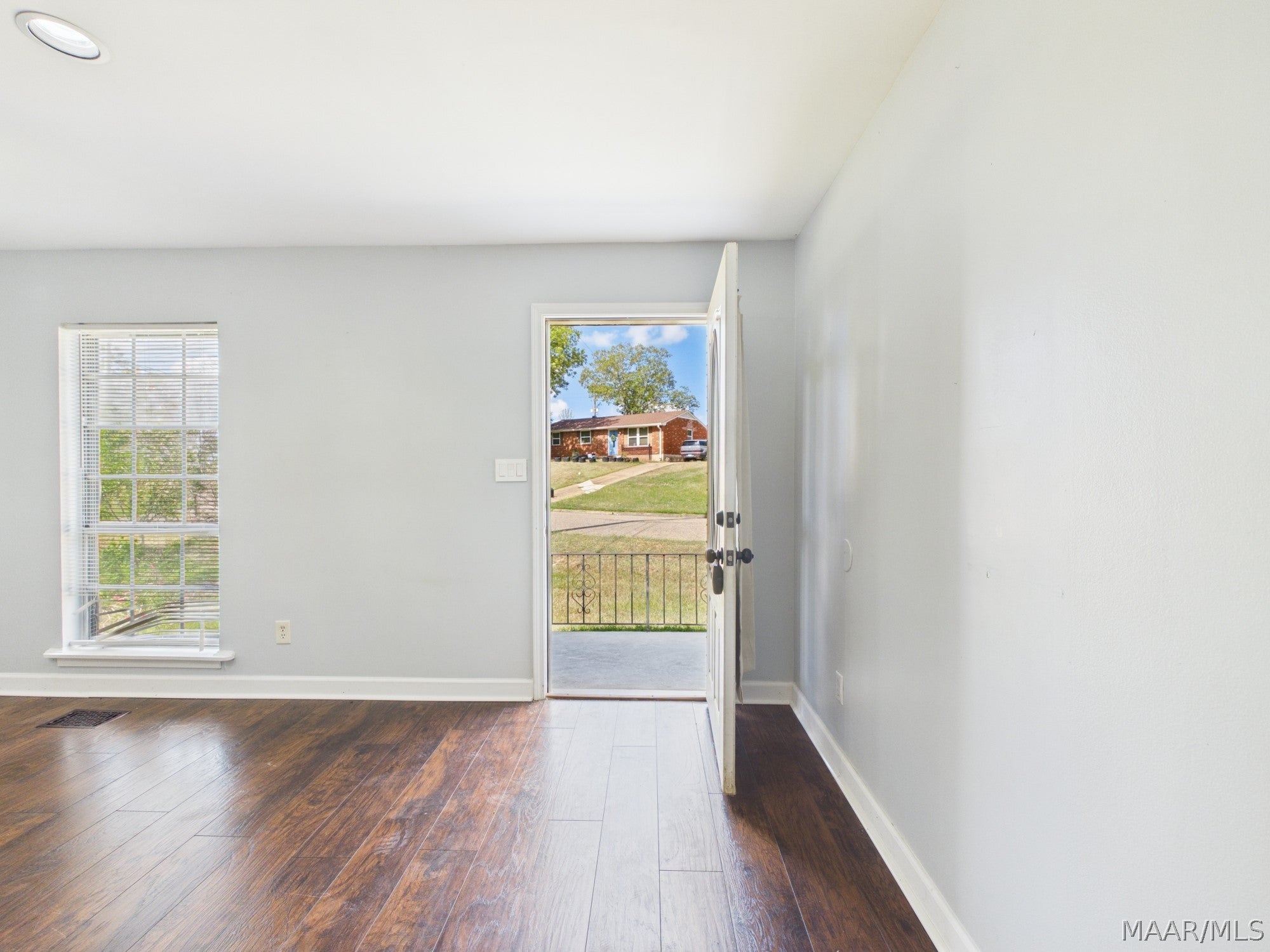 216 Woodvale Road Prattville, AL 36067 - Photo 6 of 42 Gallery Image 6