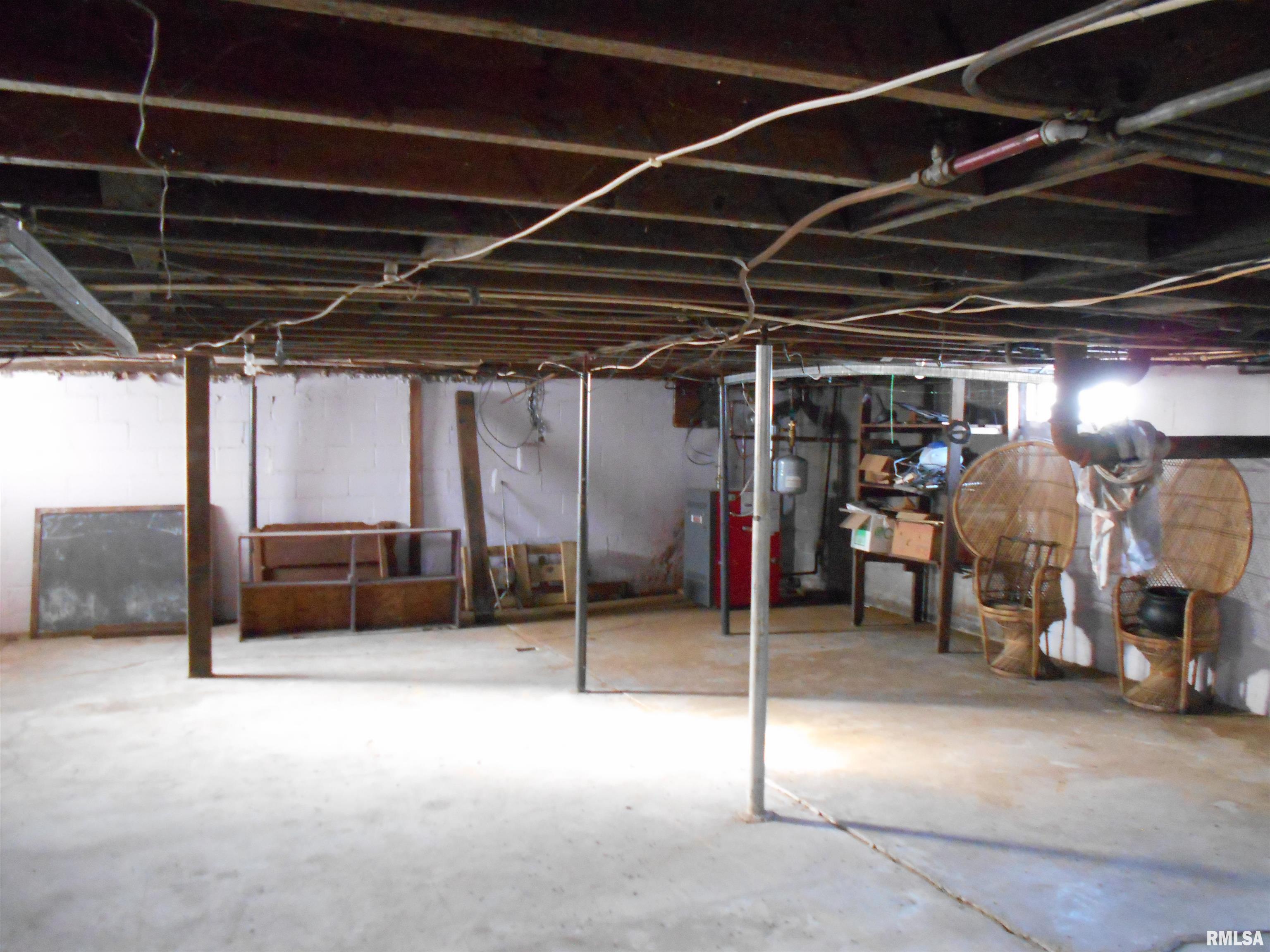 204 Maple Street Augusta, IL 62311 - Photo 7 of 8