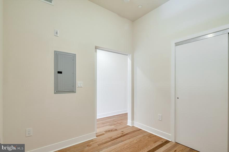 1430 South Street, Unit 403 Philadelphia, PA 19146 - Photo 4 of 9 a view of an empty room