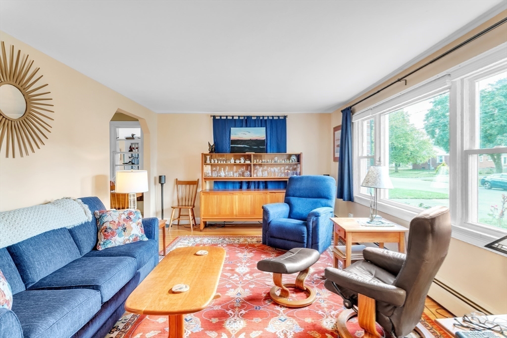 95 Bardon Street Chicopee, MA 01020 - Photo 17 of 41