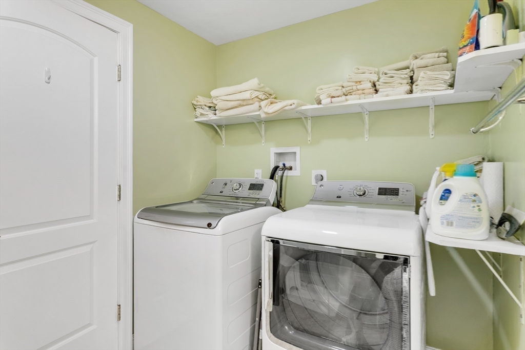 95 Bardon Street Chicopee, MA 01020 - Photo 25 of 41