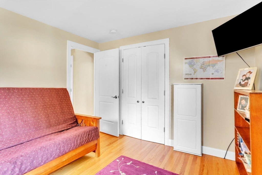 95 Bardon Street Chicopee, MA 01020 - Photo 28 of 41