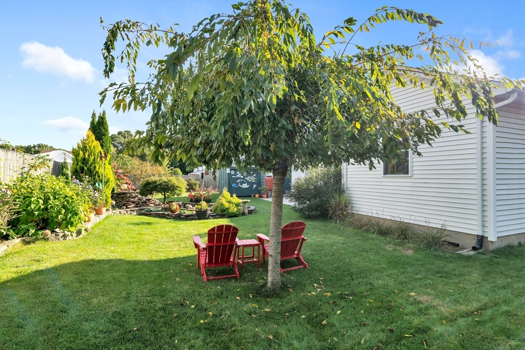 95 Bardon Street Chicopee, MA 01020 - Photo 3 of 41