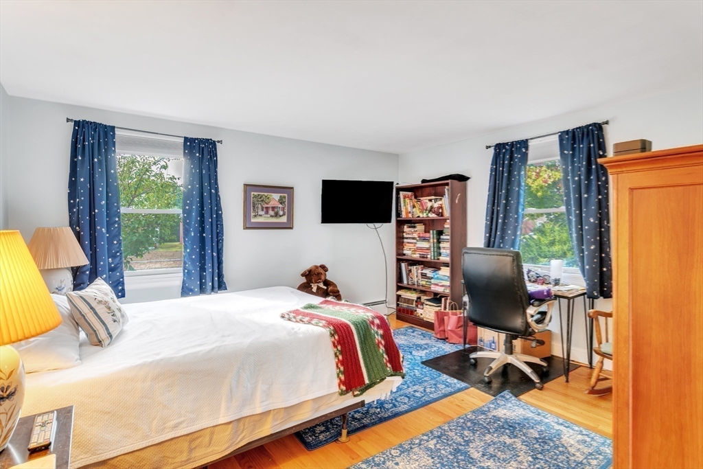 95 Bardon Street Chicopee, MA 01020 - Photo 32 of 41