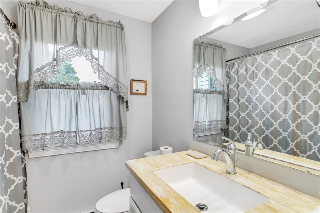 95 Bardon Street Chicopee, MA 01020 - Photo 34 of 41