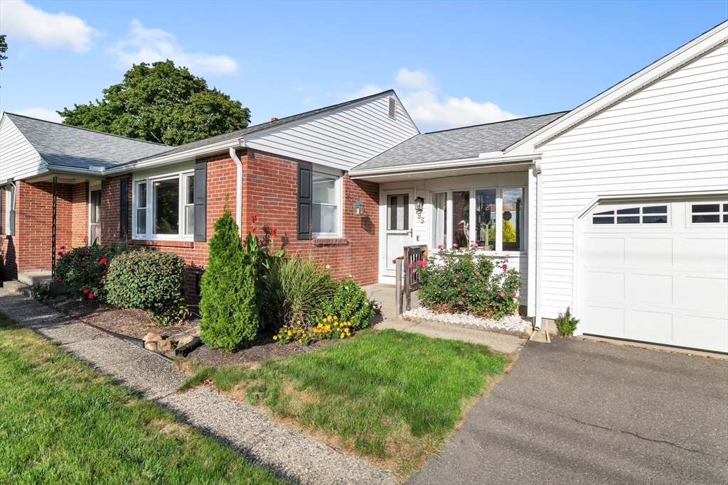 95 Bardon Street Chicopee, MA 01020 - Photo 5 of 41