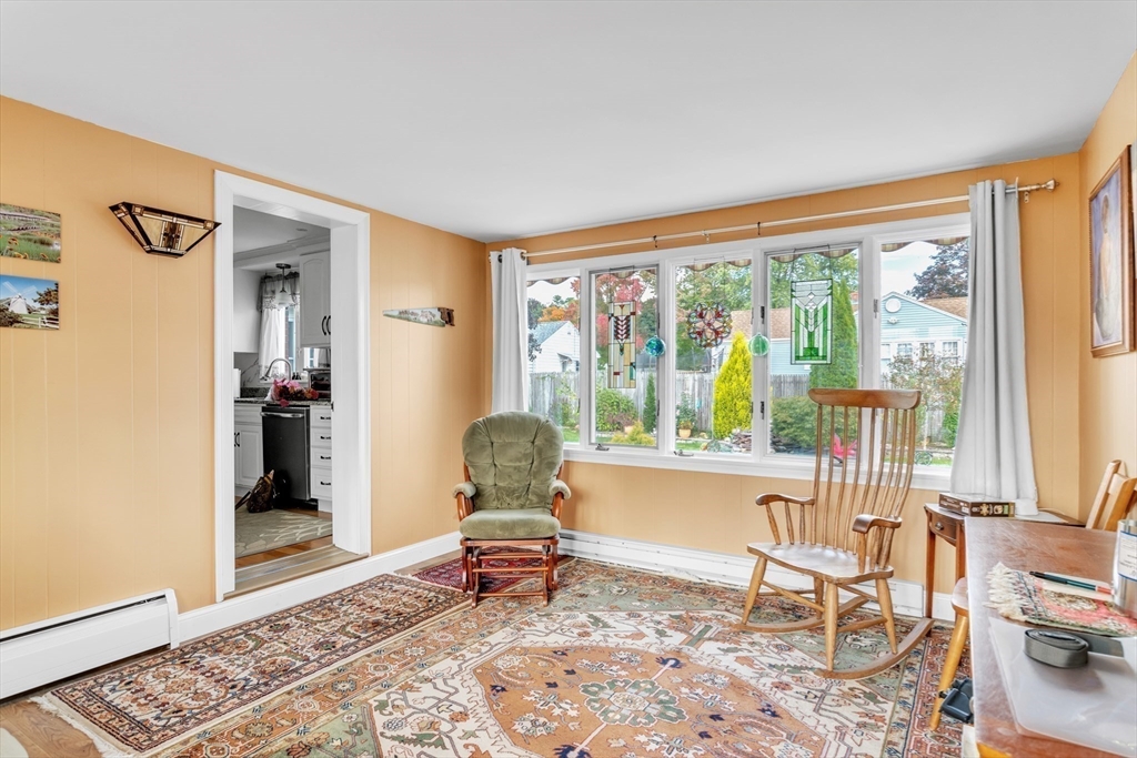 95 Bardon Street Chicopee, MA 01020 - Photo 8 of 41