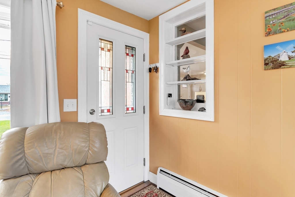 95 Bardon Street Chicopee, MA 01020 - Photo 9 of 41