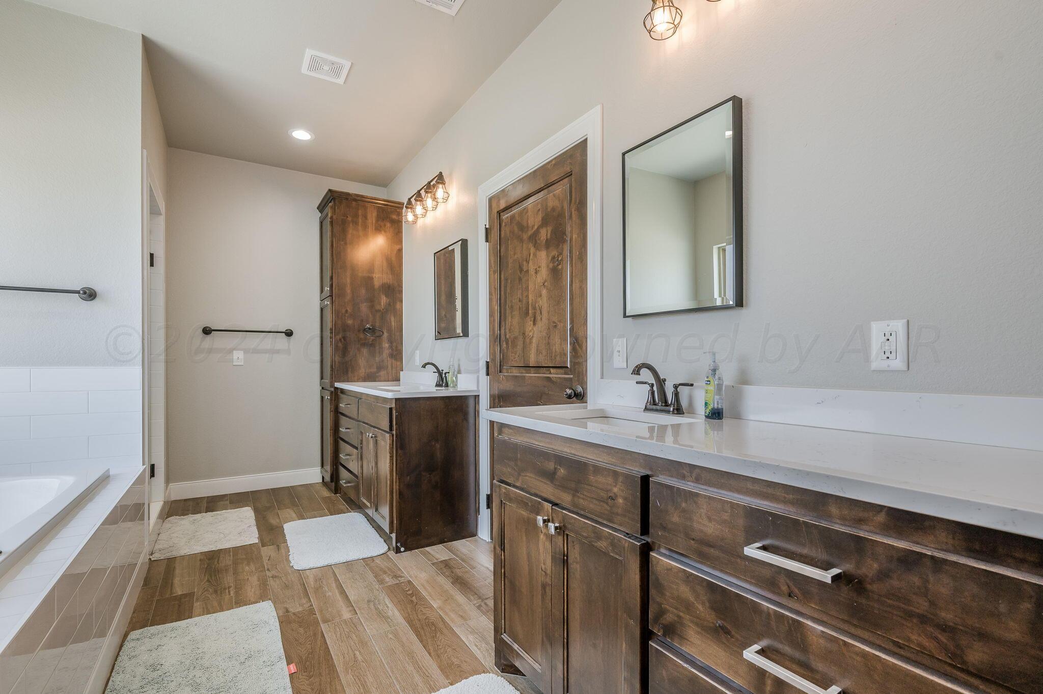 800 Snow Quail Road Canyon, TX 79015 - Photo 16 of 35 Master Bathroom