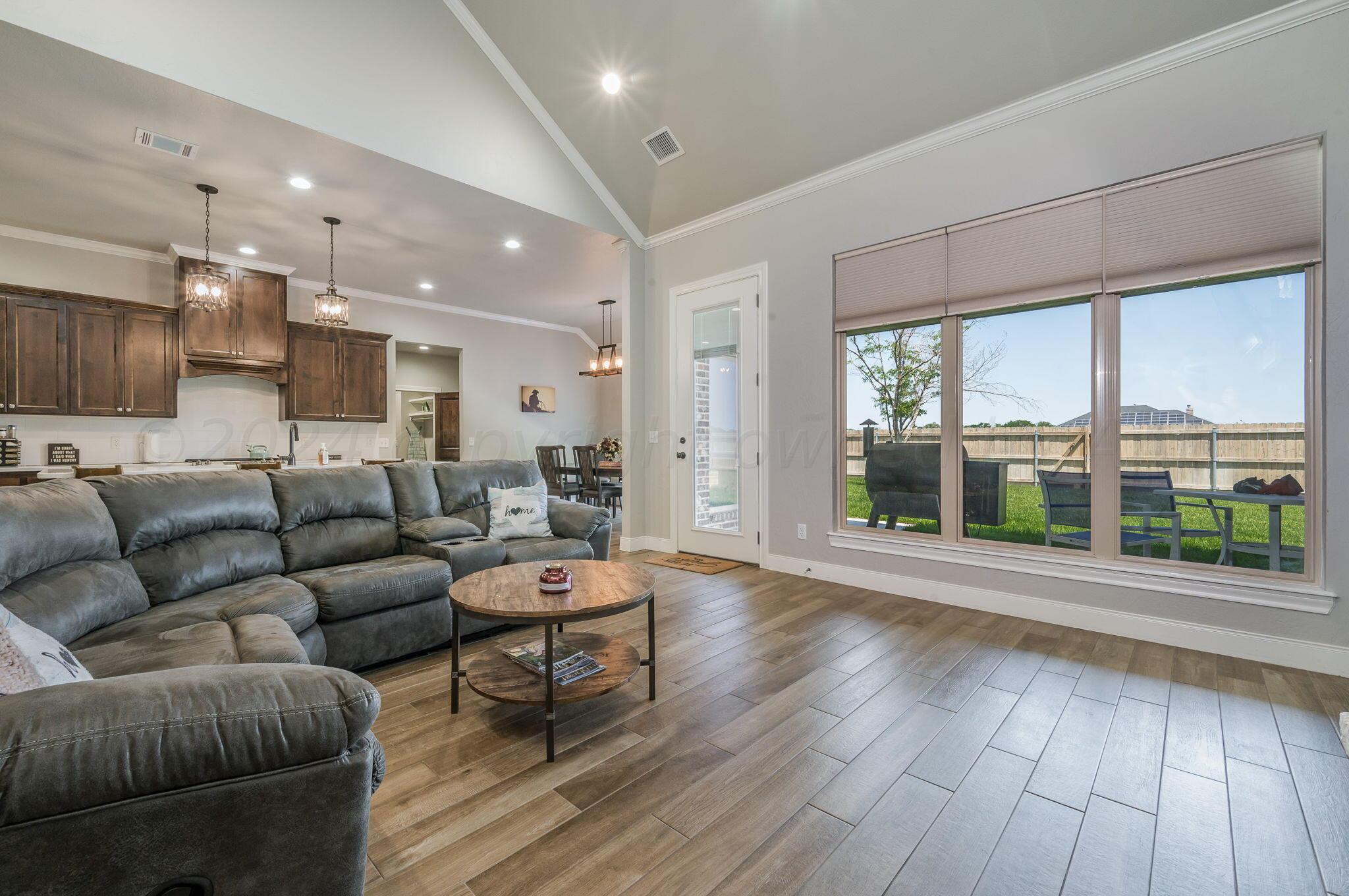 800 Snow Quail Road Canyon, TX 79015 - Photo 2 of 35 Living Room-3