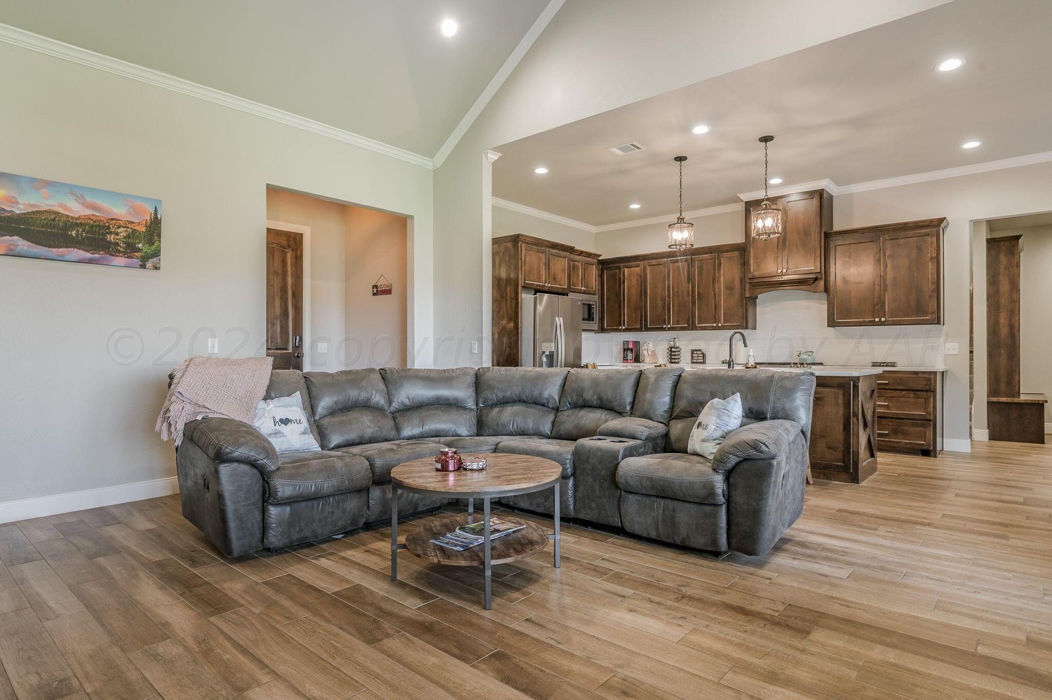 800 Snow Quail Road Canyon, TX 79015 - Photo 9 of 35 Living Room-2