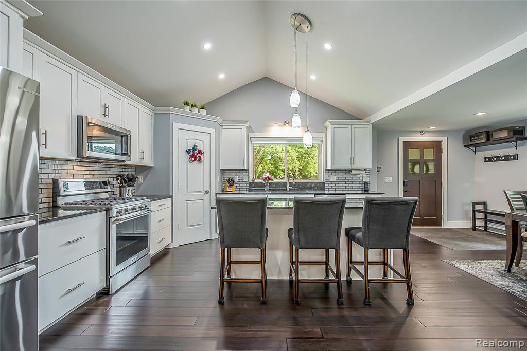 9137 Maltby Road Brighton, MI 48116 - Photo 10 of 41