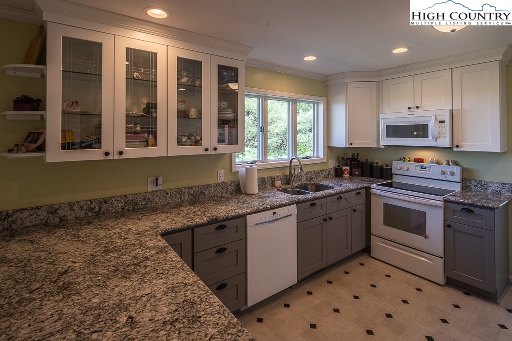 218 Heather Street Boone, NC 28607 - Photo 13 of 48 Gallery Image 13