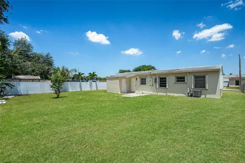 $525,000 | 2760 Northwest 164th Terrace, Miami Gardens, FL 33054